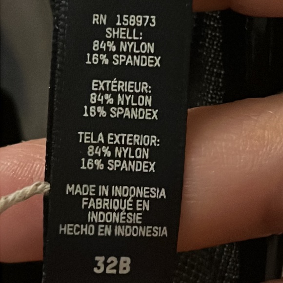 Skims-ULTRA FINE MESH STRAPLESS BRA NWT - Picture 13 of 15